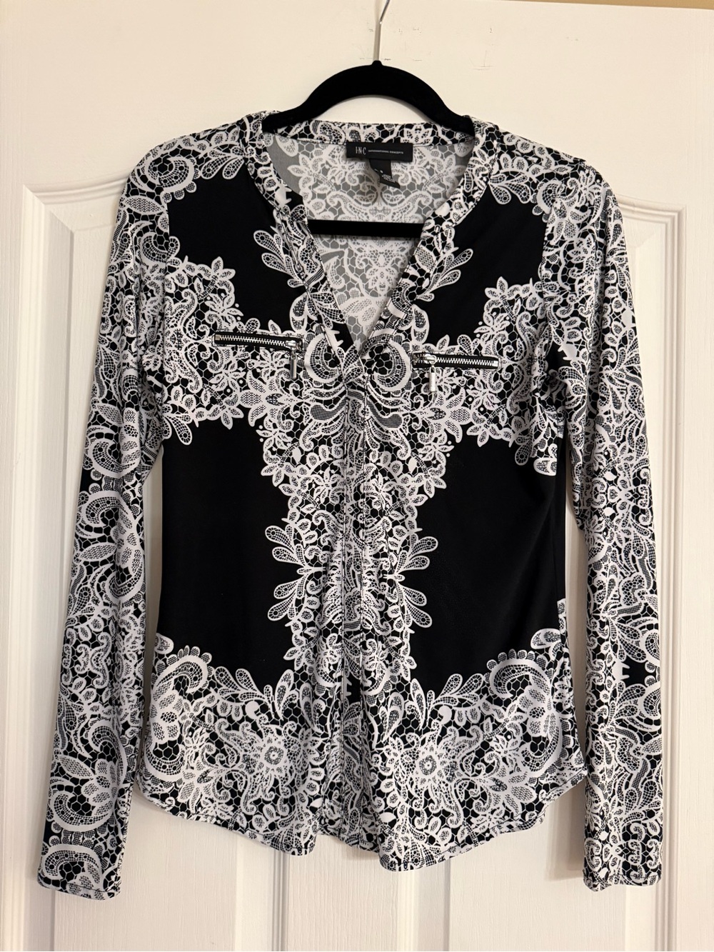 INC International Concepts Black & White Lace-Print Long-Sleeve Blouse